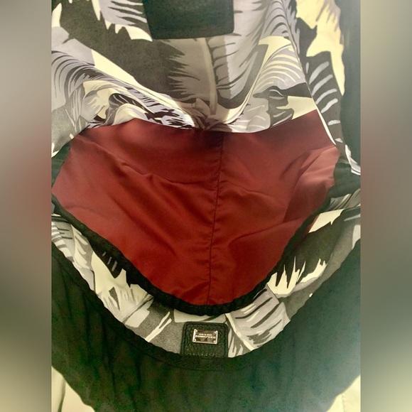 Dolce & Gabbana Leaf Print Drawstring Bag - Picture 8 of 8